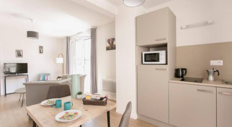 Serviced apartment with terrace & garden | Pet-friendly — photo 4