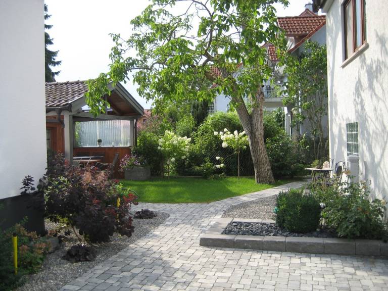 Apartment 'Gartenblick' with Shared Garden and Wi-Fi in Singen