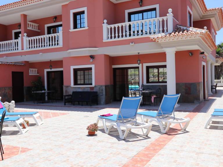 Villa  Arona