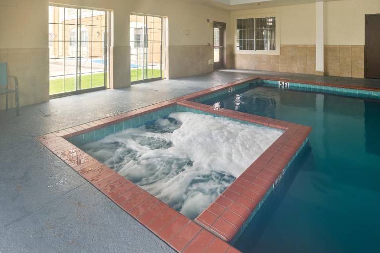 Platinum Inn & Suites Webster in Webster, TX