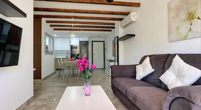 Apartment with pool — photo 2