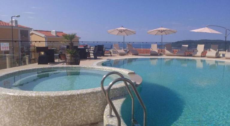 Villa with 2 rooms for 8 persons — photo 3