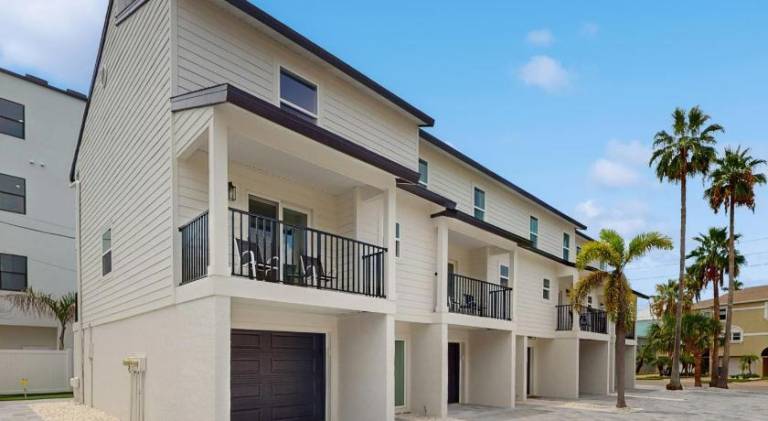 House with grill in Treasure Island, FL