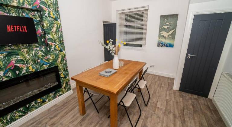 House with 3 rooms for 5 persons in Swansea