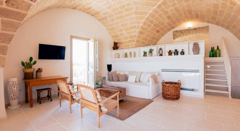 Beautiful serviced apartment with terrace, garden & pool | Pets are welcome — photo 3
