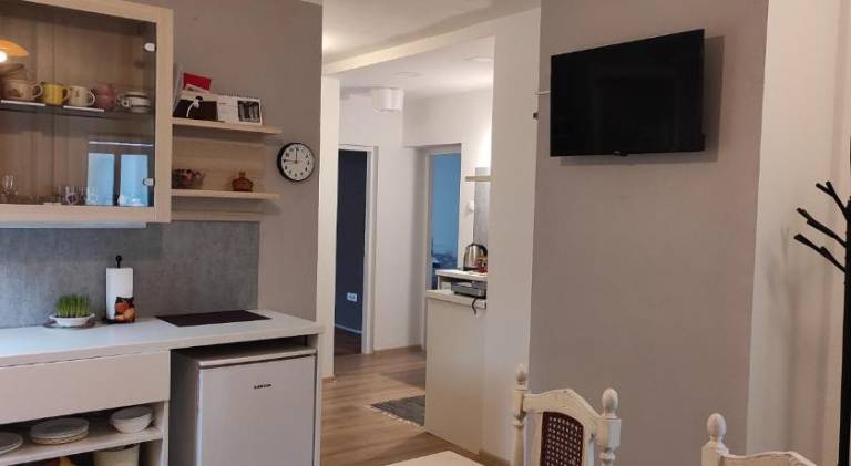 Rental apartment with patio & garden — photo 3