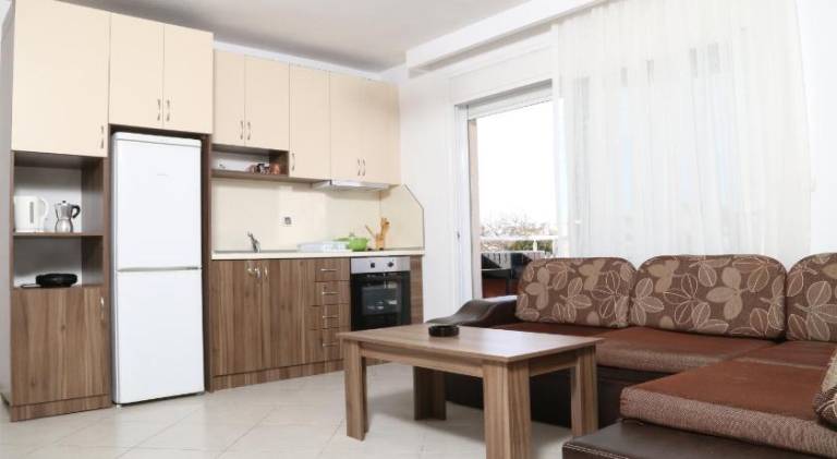 Rental apartment with terrace, garden & BBQ — photo 2