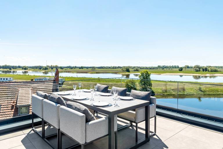 ELBE 6 Stilvolles Apartment direkt an der Elbe