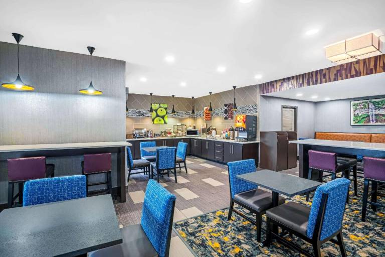 La Quinta Inn & Suites by Wyndham Cookeville — photo 5