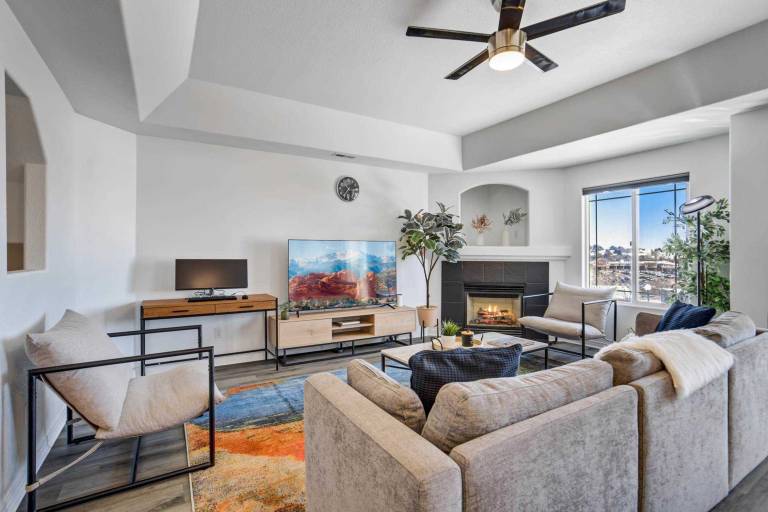 House with fast internet | Mountain view in Colorado Springs, CO