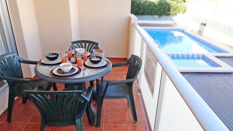 Vacation home with pool, yard & terrace | Beach nearby | Dogs allowed — photo 2