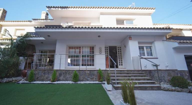 Villa with pool | Next to the beach | Pets are welcome in Santa Susanna