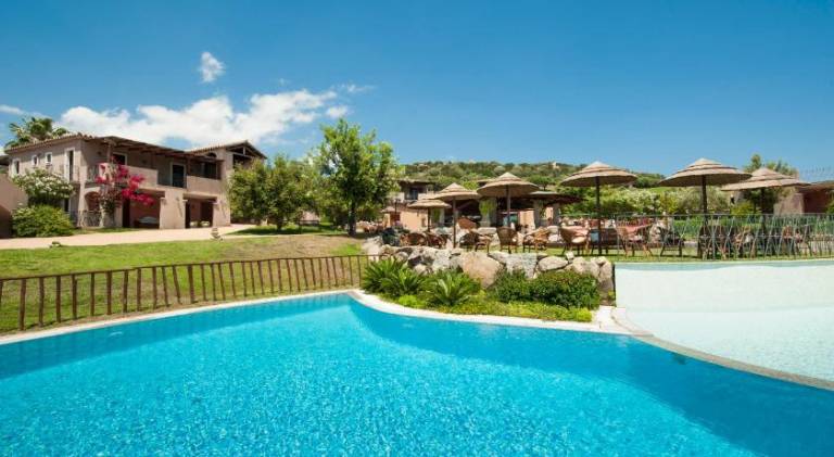 Residence with swimming-pool in Campulongu just 600 mt from the sea in Villasimius