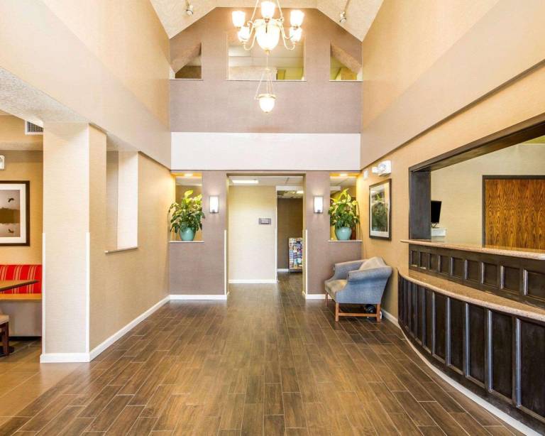 Comfort Inn Lathrop Stockton Airport — photo 4