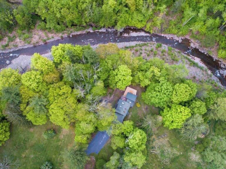 Cabin  Lanesville