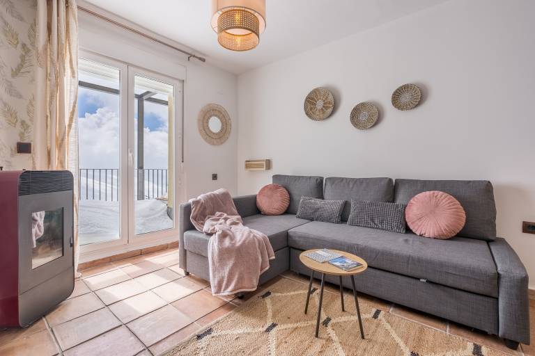 Superior Apartment with Terrace E: Mountain Views, Private Terrace & Wi-Fi — photo 3