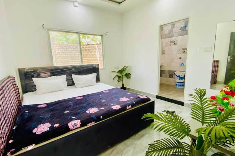Prabhu Ji Home Stay