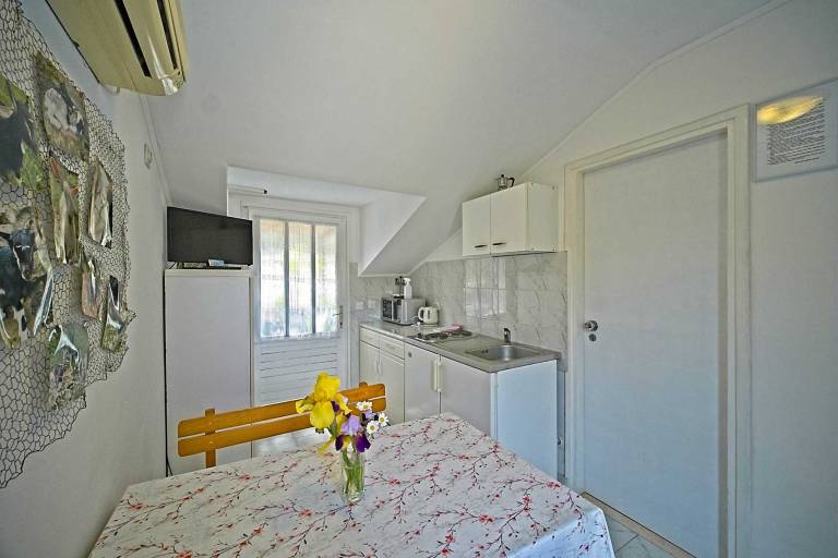 Matana Pomena - A5 Two-Bedroom Apartment with Terrace — photo 5
