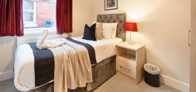 Apartment Aldershot