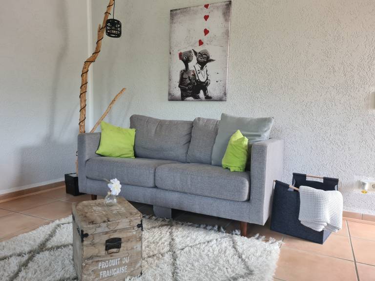 Cottage in Green Surroundings with Fireplace, Barrel Sauna and Mountain Views in Darmstadt