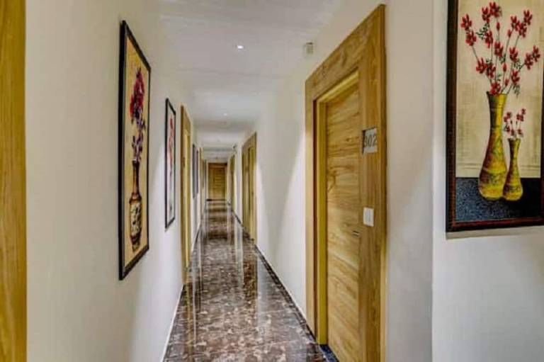 Hotel SR Inn