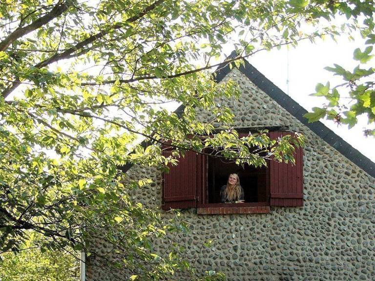 Cottage with yard & grill — photo 2