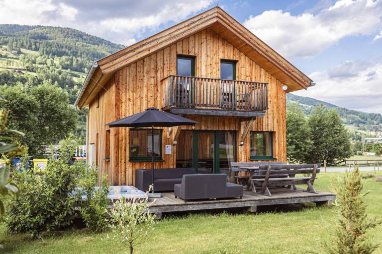 Fully equipped beautiful chalet with hot tub, patio & sauna | Close to the ski | Pets allowed in Sankt Lorenz