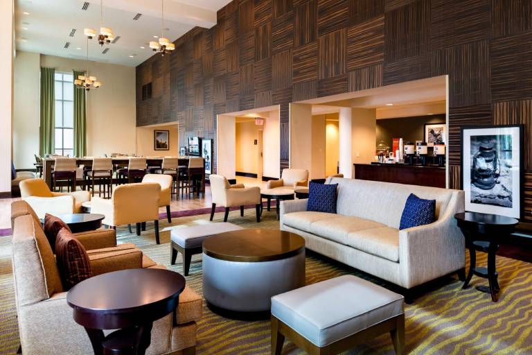 Hampton Inn & Suites National Harbor/Alexandria Area — photo 2