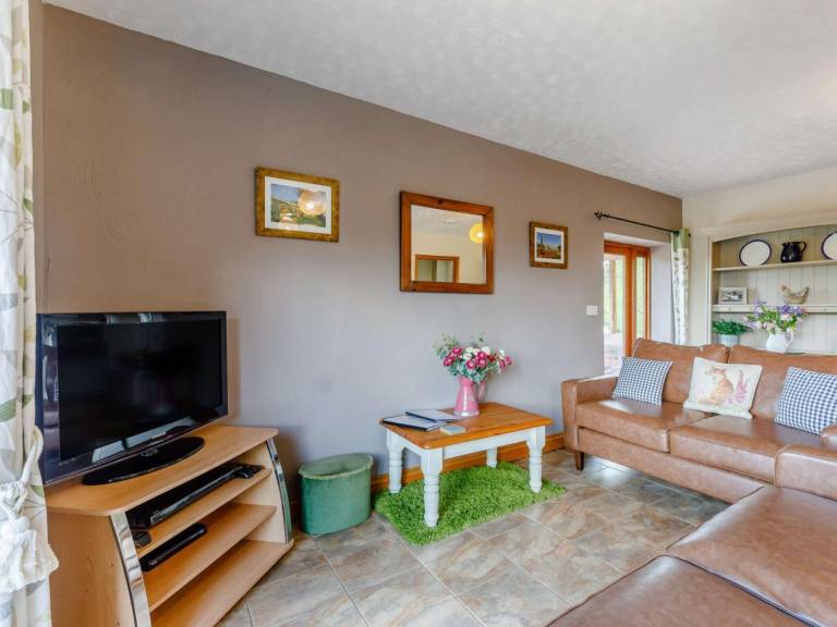 Fully equipped lovely house with yard | Pets allowed — photo 5