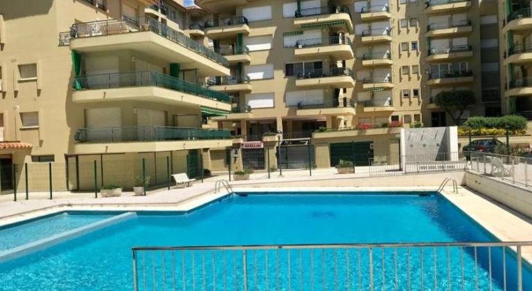 Apartment with pool, patio & garden — photo 5