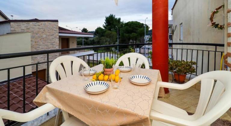 Rental apartment with 2 rooms for 5 persons — photo 5