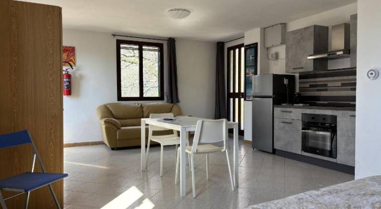Rental apartment with patio, pool & garden — photo 2