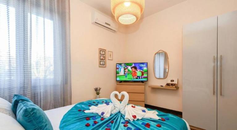 Holiday apartment with 2 rooms for 6 persons in Sirmione