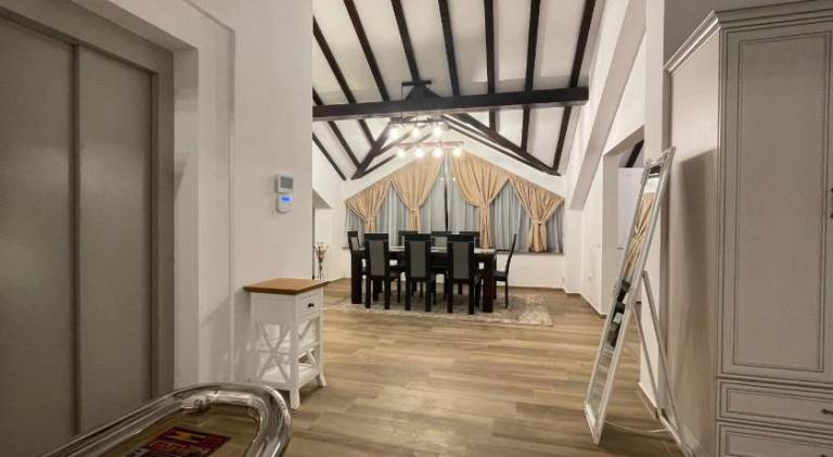 Lovely serviced apartment with patio & yard | Dogs allowed — photo 3