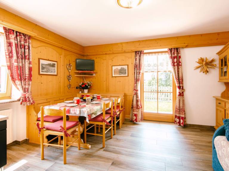 Ferienwohnung in Pozza di Fassa, Fassatal für max. 5 Gäste