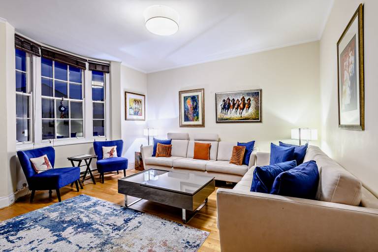 Luxury Flat for 2 Adults & 2 Children Queensway