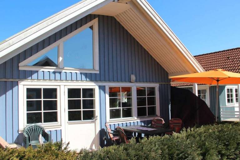 Vacation home with patio, yard & barbeque | Next to the beach | Pets are welcome in Wismar