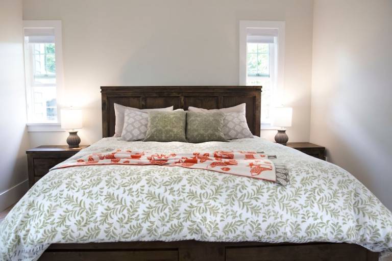 Bed and breakfast North Central