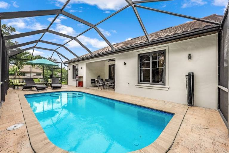 House  Pelican Bay