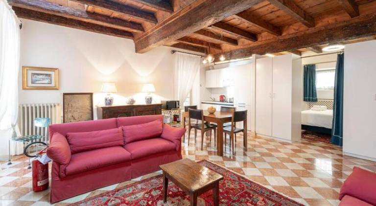 Apartment | Pets are welcome in Gardone Riviera
