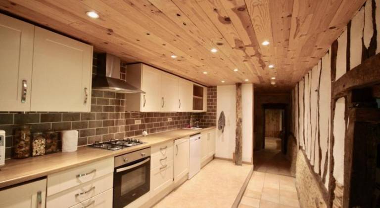 House with patio, barbecue & pool — photo 3