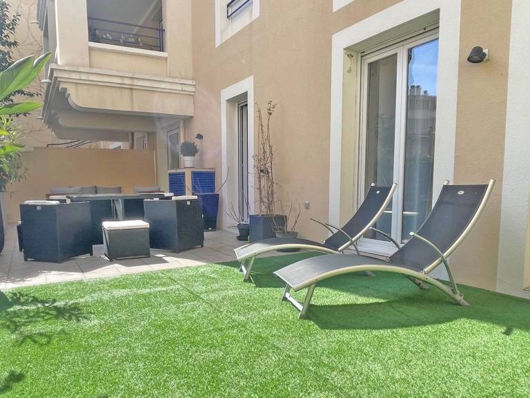 Holiday apartment with terrace — photo 2