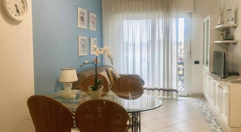 Serviced apartment with terrace & garden — photo 3