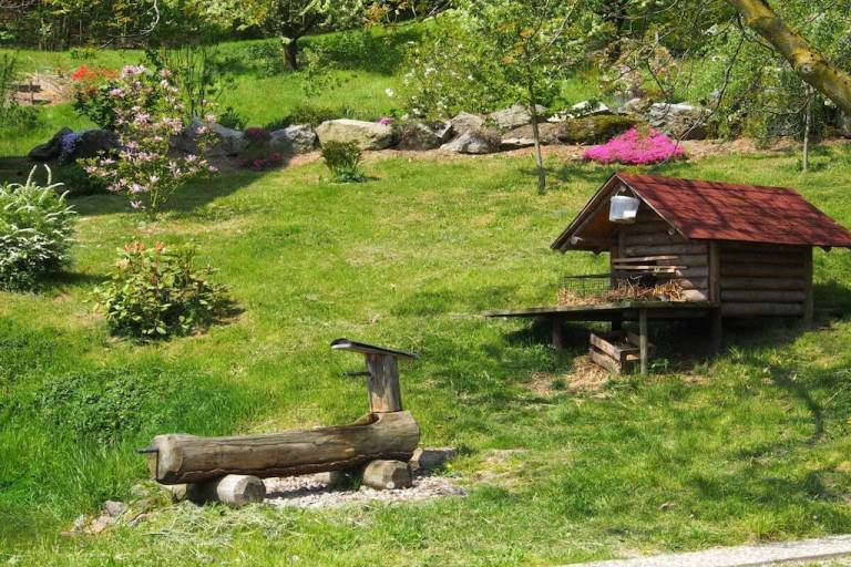 Vacation home with yard & grill — photo 2