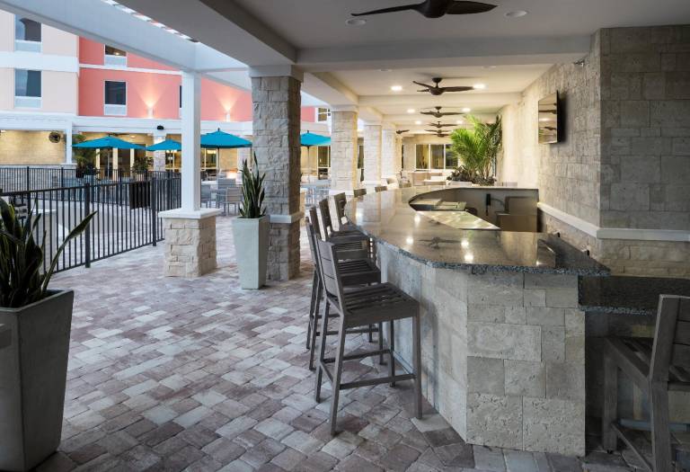 Hampton Inn & Suites Cape Canaveral Cruise Port — photo 3