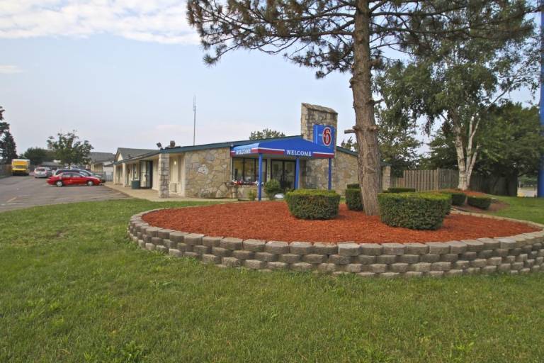 Motel 6 Kalamazoo, MI — photo 4
