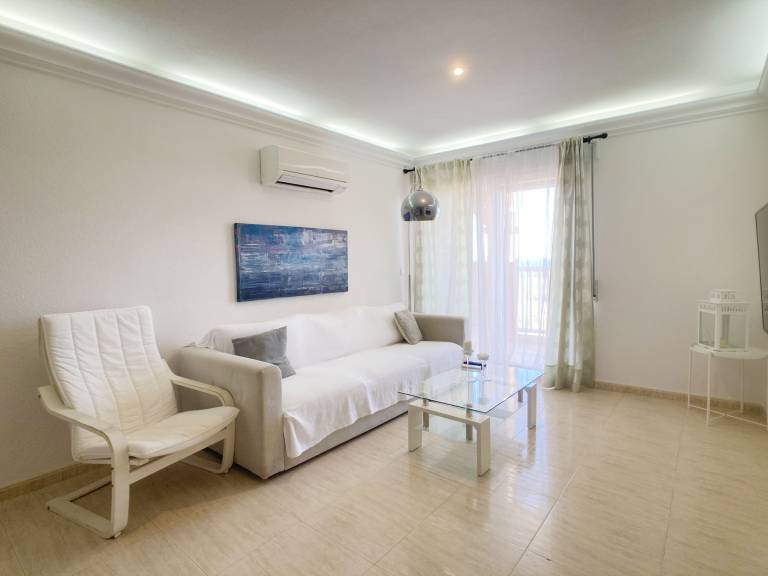 Rental apartment with barbeque & pool — photo 2