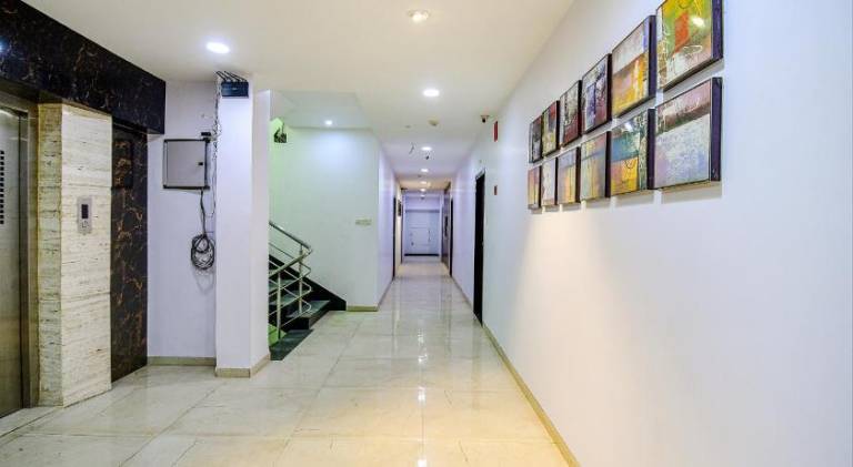 FabHotel Rani Tower Chinar Park