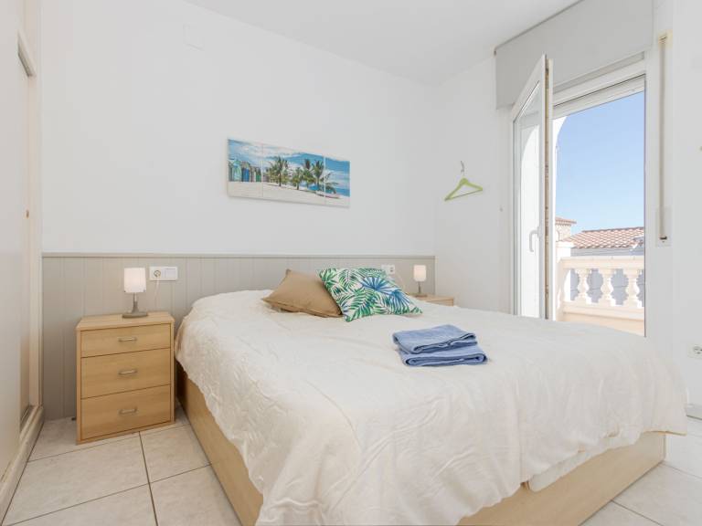 Fully equipped pleasant apartment with garden & patio | Beach nearby | Pets allowed — photo 4