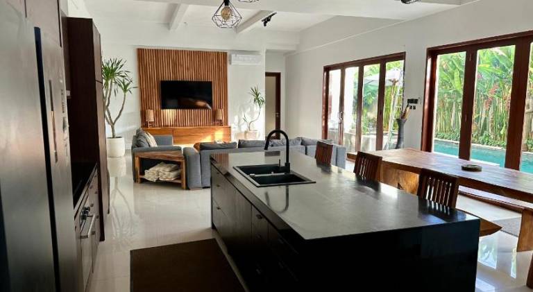 Villa with garden & pool | Perfect for remote work | Dogs allowed — photo 2
